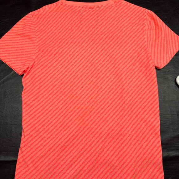 Bundle of Three Superdry T-Shirts - Various Colors - Picture 5 of 9